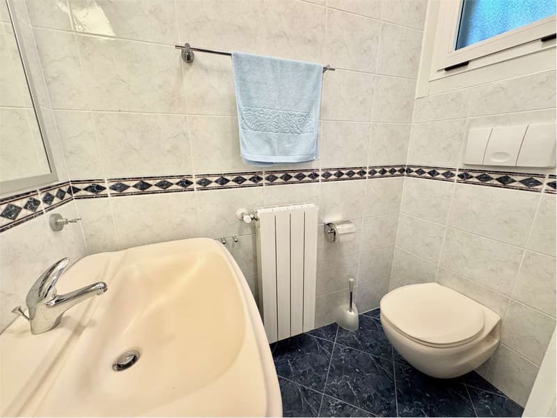 Bella casa unifamiliare in posizione tranquilla e soleggiata, con vist (12)