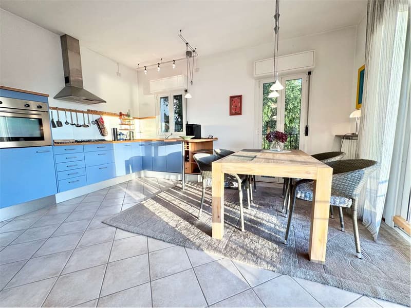 Bella casa unifamiliare in posizione tranquilla e soleggiata, con vist (6)