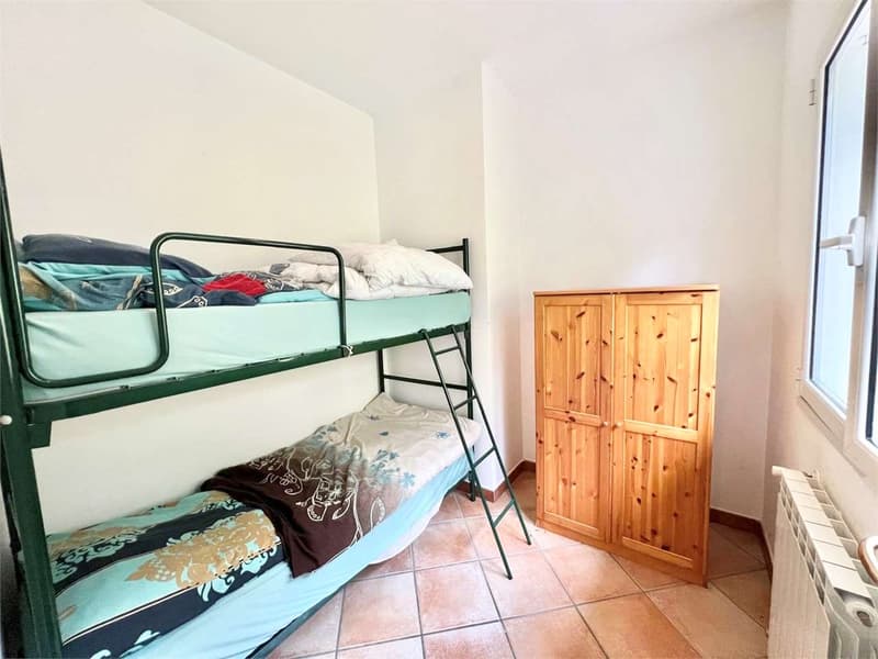 Curato trilocale con grande terrazza, giardino e piscina condominiale (7)