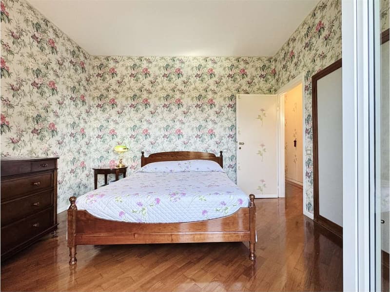 Spettacolare villa con ampio terreno, piscina, dependance e stupenda v (13)