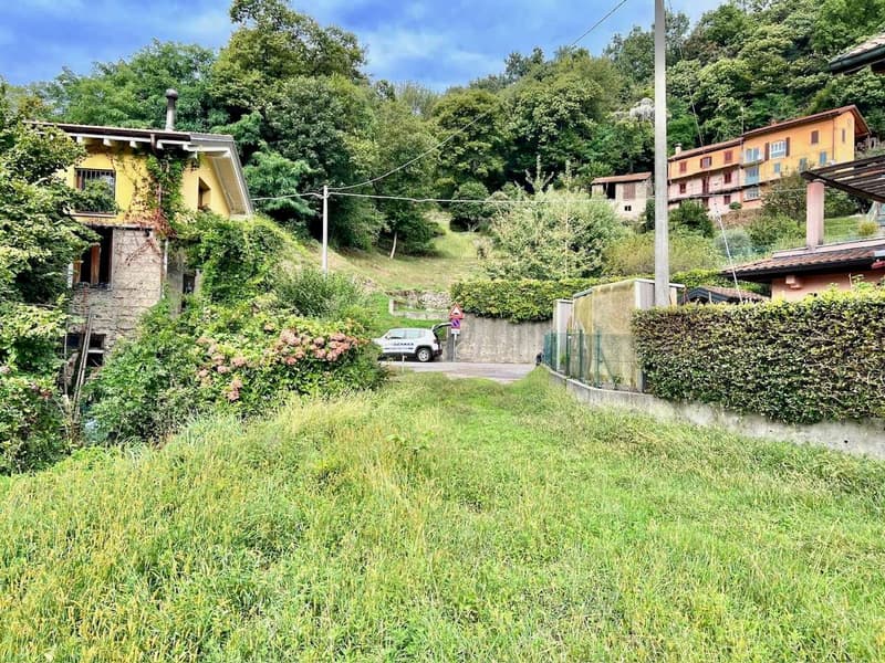 Bel terreno edificabile in posizione soleggiata e tranquilla esposta a (3)