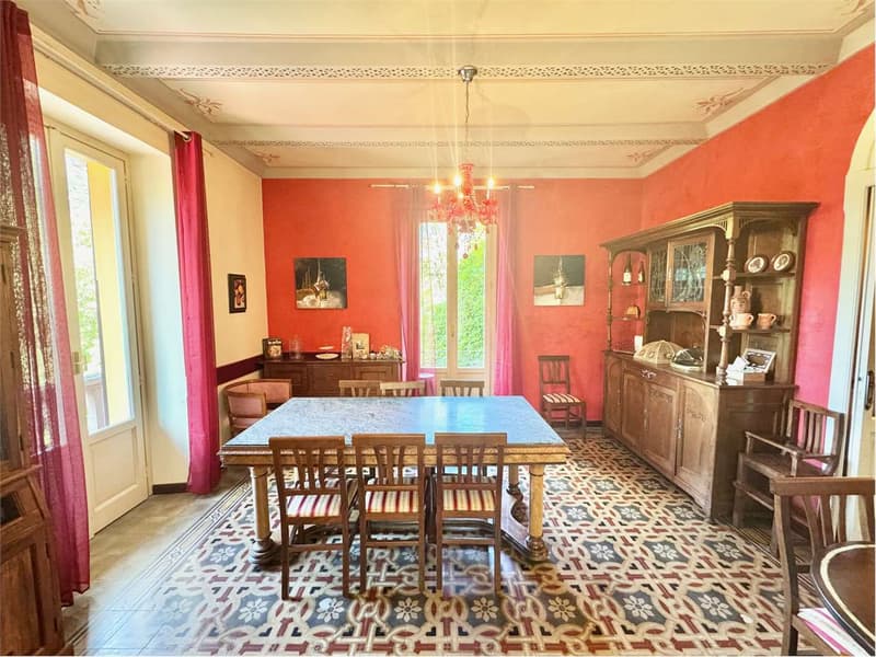 Curata villa in stile Liberty a Valganna in una posizione tranquilla e (4)