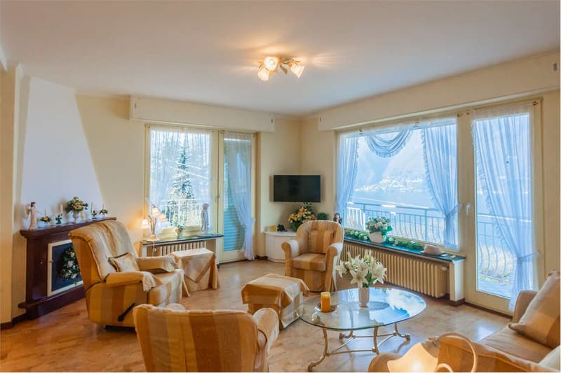 Curata casa indipendente con piscina privata e meravigliosa vista lago (3)