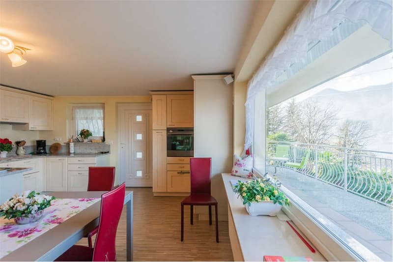 Curata casa indipendente con piscina privata e meravigliosa vista lago (10)