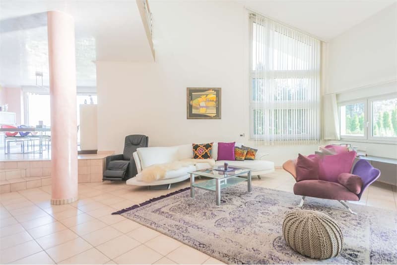 Ampia villa di lusso in posizione tranquilla e soleggiata con splendid (3)