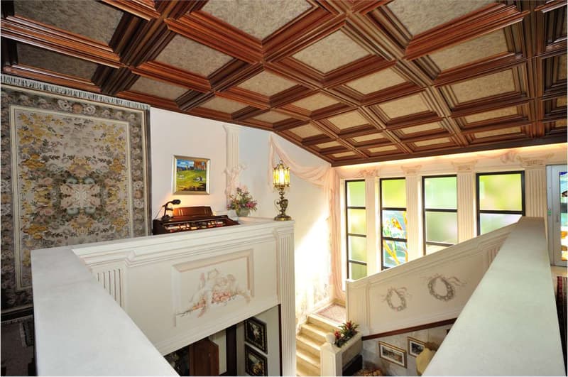 Ampia e signorile villa con piscina interna e con splendida vista lago (12)