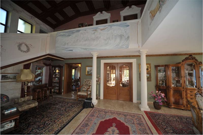 Ampia e signorile villa con piscina interna e con splendida vista lago (2)