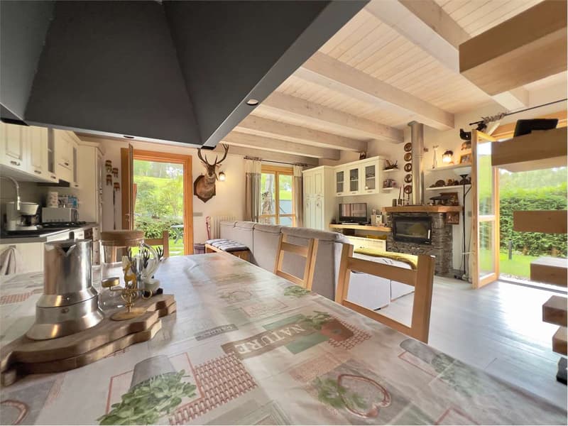 Moderna chalet bifamiliare di alta qualità in posizione tranquilla e s (6)