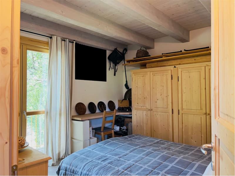 Moderna chalet bifamiliare di alta qualità in posizione tranquilla e s (10)