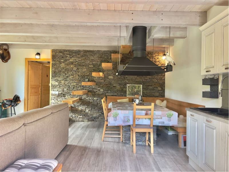 Moderna chalet bifamiliare di alta qualità in posizione tranquilla e s (5)