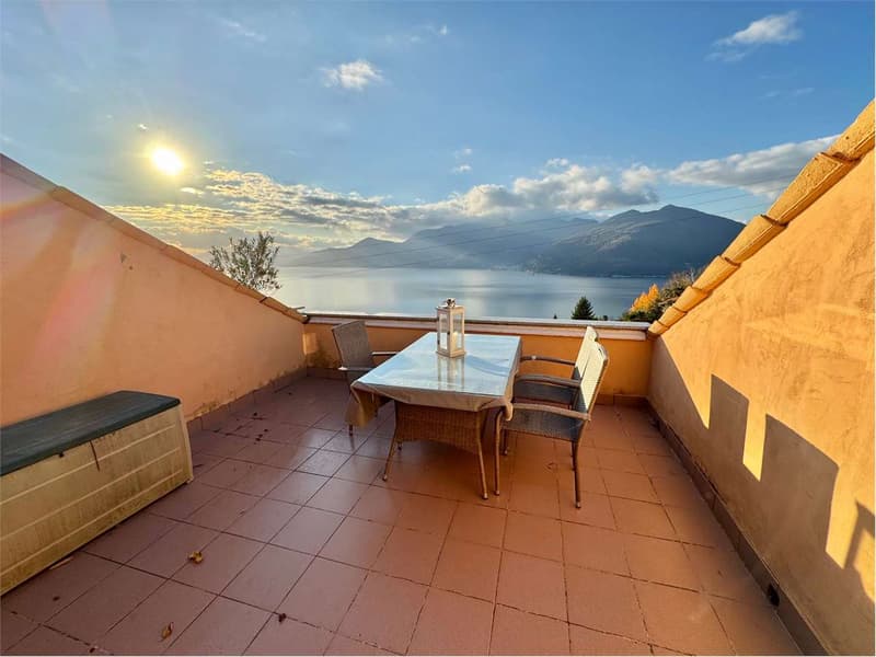 Curato appartamento bilocale con terrazza e con splendida vista lago i (9)