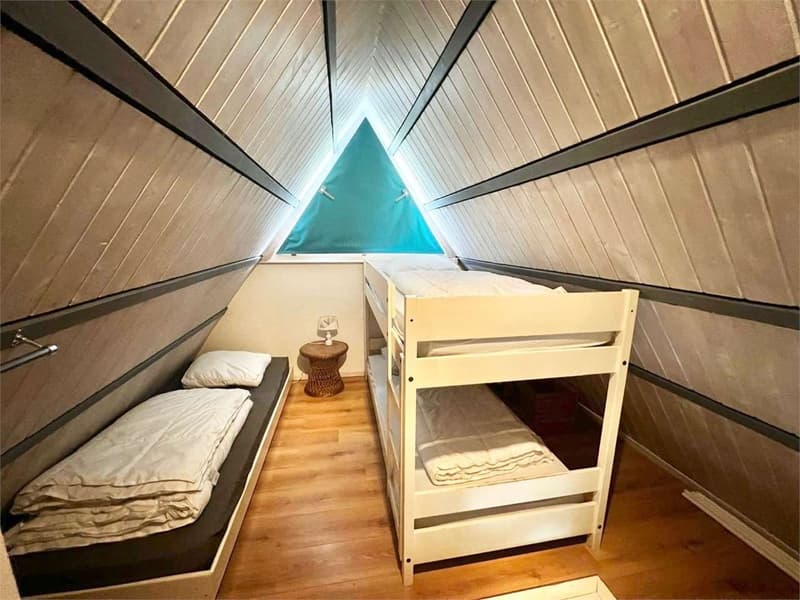 Curata casa vacanze con ampia terrazza, giardino e vista lago (9)