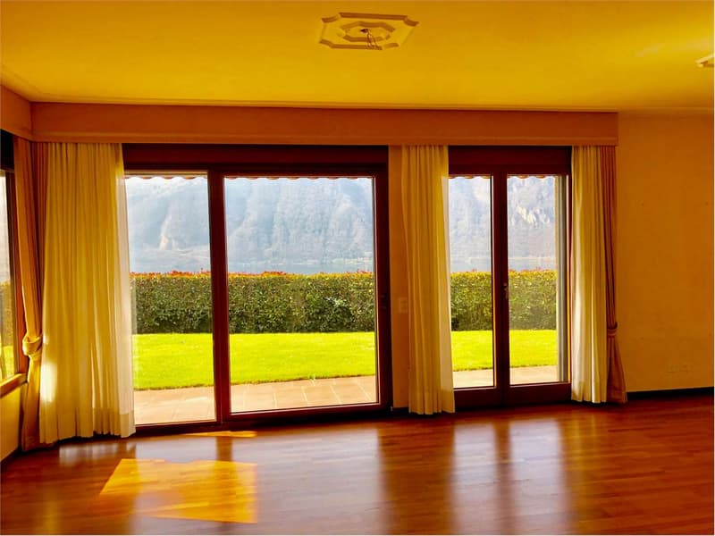 Grande e curata villa in posizione soleggiata e tranquilla con splendi (5)