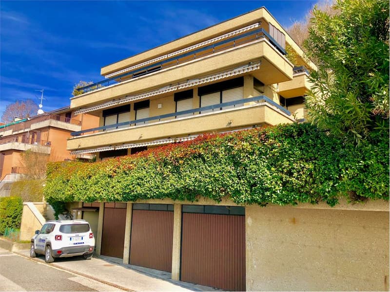 Grande e curata villa in posizione soleggiata e tranquilla con splendi (1)