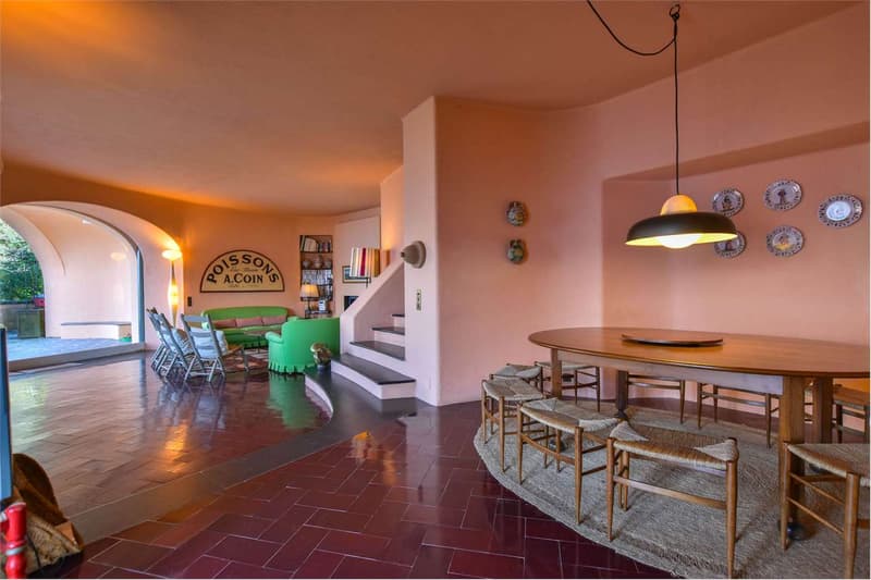 DIRETTAMENTE SUL LAGO! Villa esclusiva in posizione tranquilla e soleg (2)