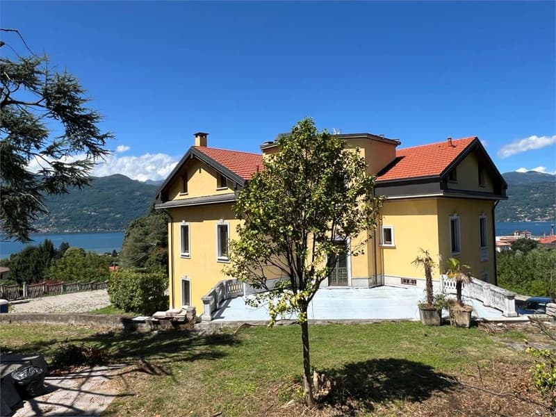 Appartamento mansardato completamente ristrutturato con ampia terrazza (5)