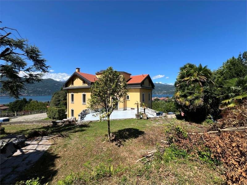 Appartamento mansardato completamente ristrutturato con ampia terrazza (2)