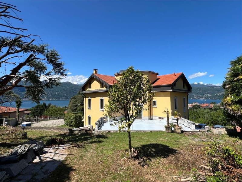 Appartamento mansardato completamente ristrutturato con ampia terrazza (3)