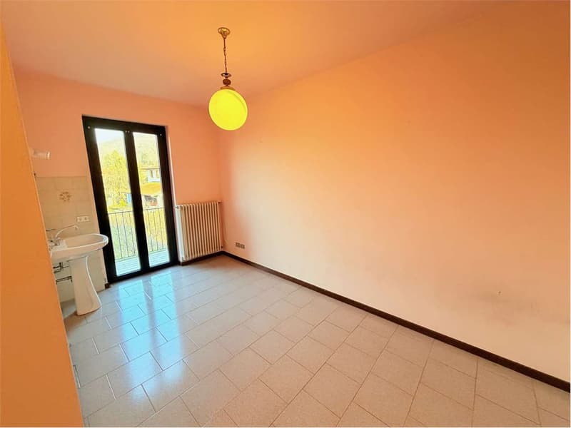 Affascinante ex ristorante con camere e splendida vista lago (12)