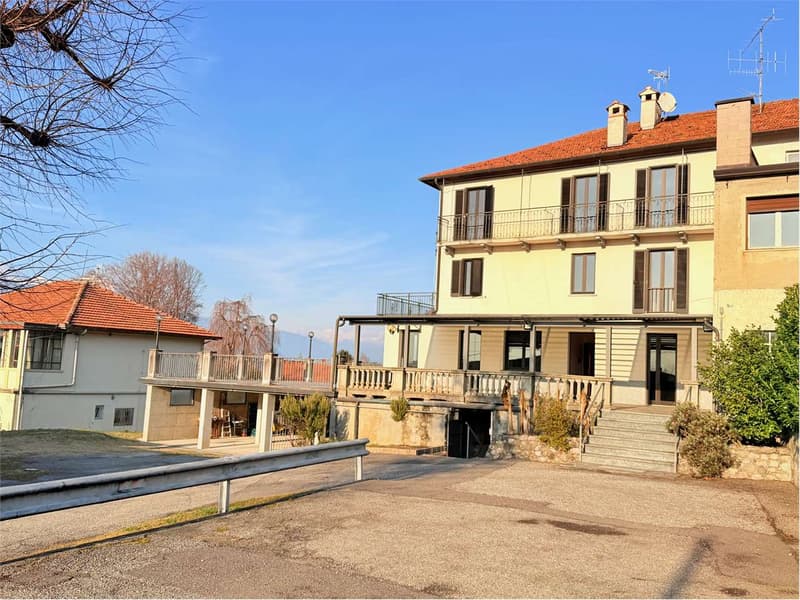 Affascinante ex ristorante con camere e splendida vista lago (2)