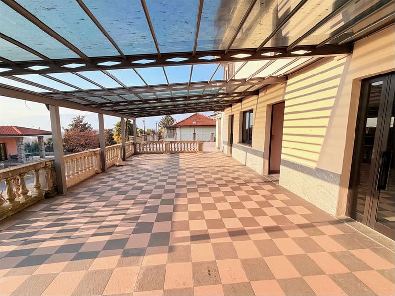 Affascinante ex ristorante con camere e splendida vista lago (3)