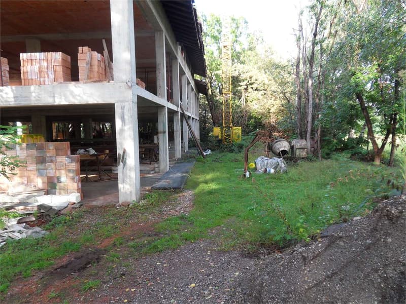 Esclusiva opportunità di sviluppo immobiliare con vista panoramica sul (9)