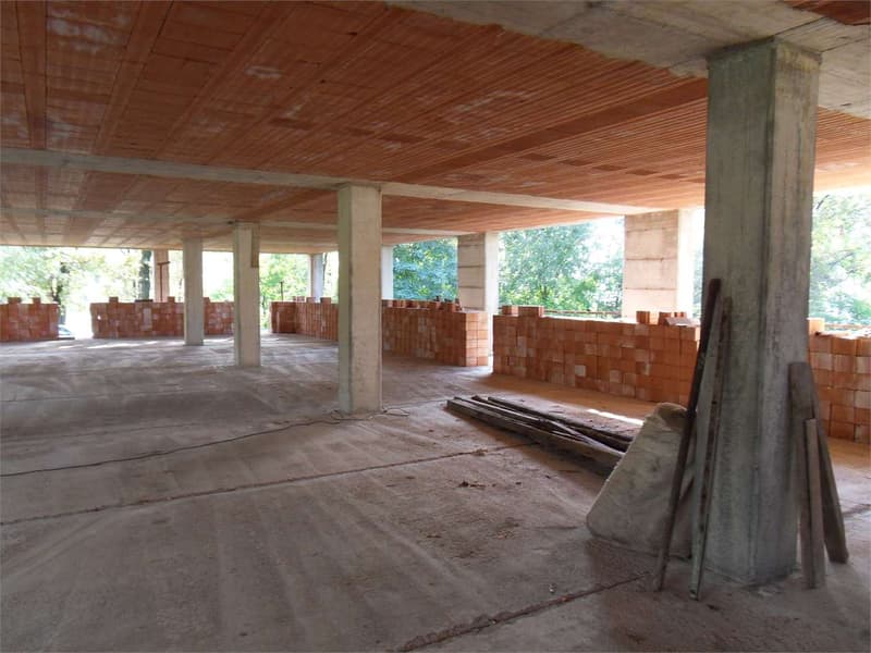 Esclusiva opportunità di sviluppo immobiliare con vista panoramica sul (13)