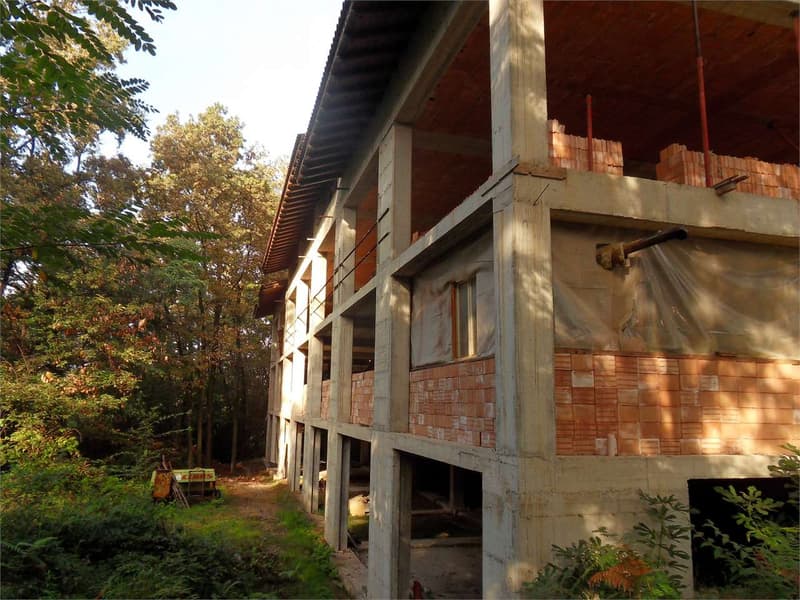Esclusiva opportunità di sviluppo immobiliare con vista panoramica sul (4)