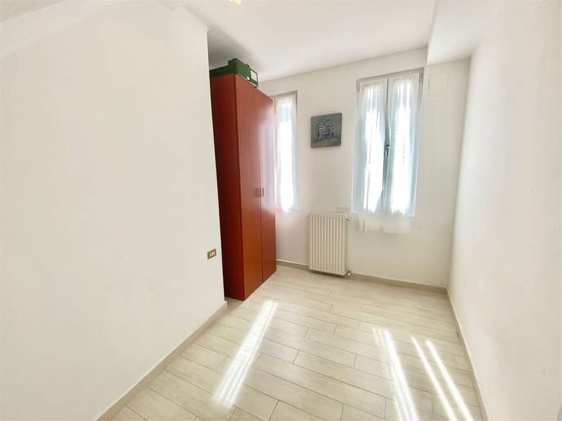 Appartamento ristrutturato in una bella villa, in una posizione tranqu (7)