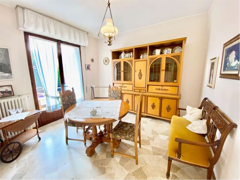 Splendida casa indipendente in una posizione tranquilla  e soleggiata (4)