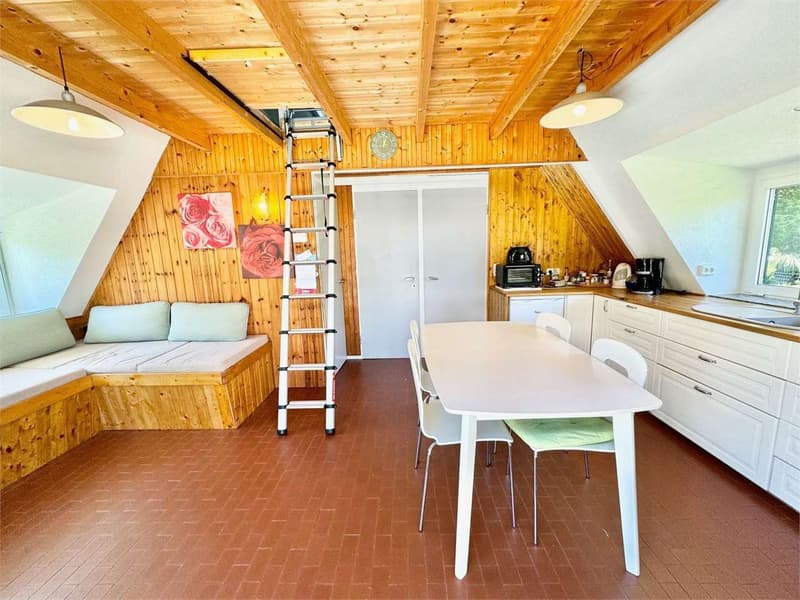 Curata casa vacanze con ampia terrazza, giardino e parcheggio (2)
