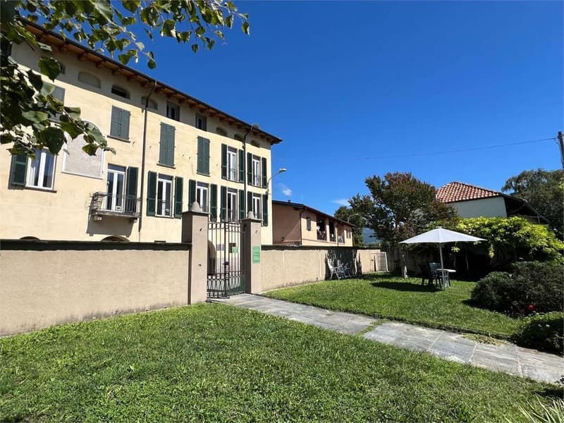 DIRETTAMENTE SUL LAGO! Appartamento in posizione soleggiata con garage (11)