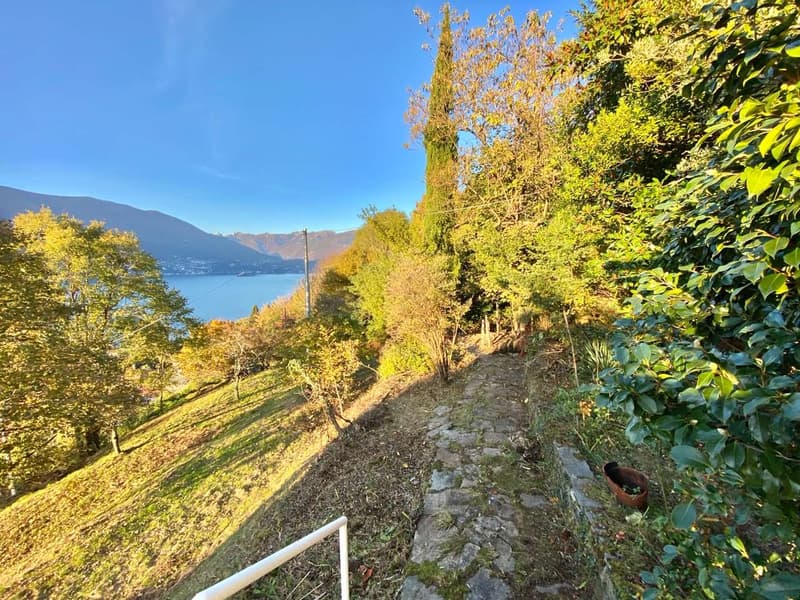 Casa da ristrutturare in una posizione tranquilla e soleggiata con inc (12)