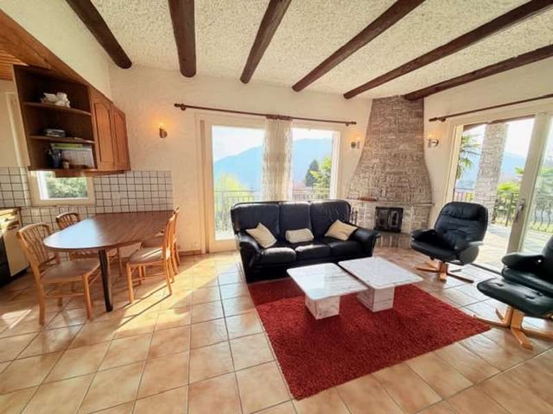 Casa unifamiliare molto curata in una posizione tranquilla e soleggiat (2)