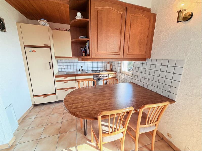 Casa unifamiliare molto curata in una posizione tranquilla e soleggiat (7)