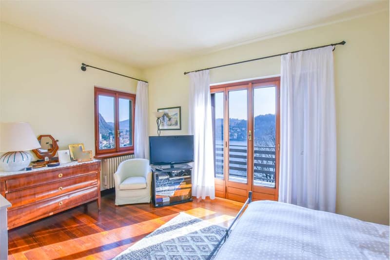 Villa indipendente in posizione privilegiata, con vista da sogno sul L (9)