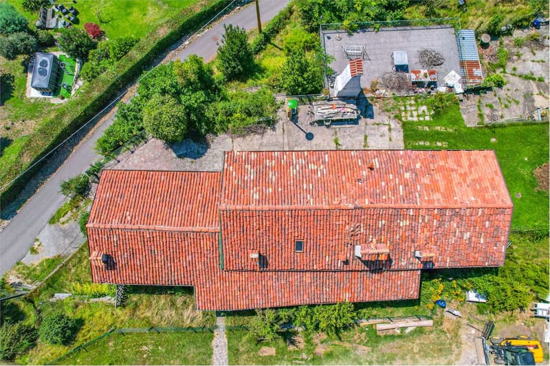 Villa da ristrutturare con bellissima vista lago e ampio giardino priv (5)