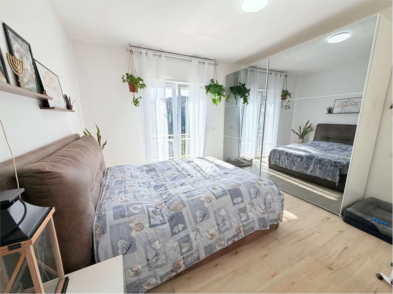 Casa di paese ristrutturata in posizione tranquilla e soleggiata, con (11)