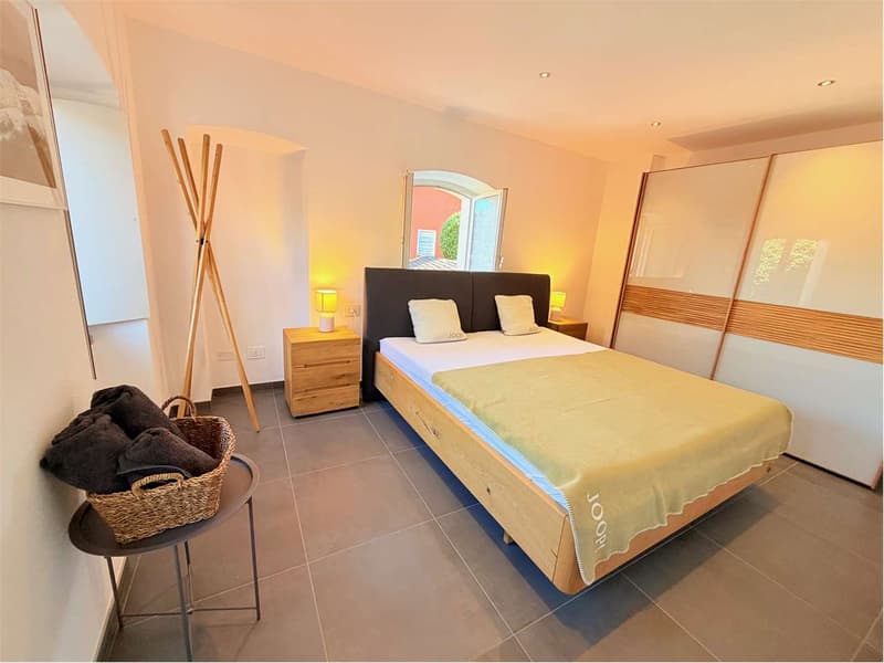 Appartamento con giardino, completamente ristrutturato, con vista bell (10)