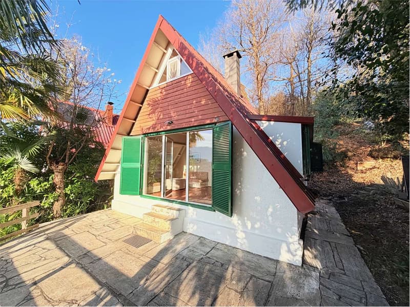 Curata casa vacanza con ampia terrazza e bella vista lago (1)