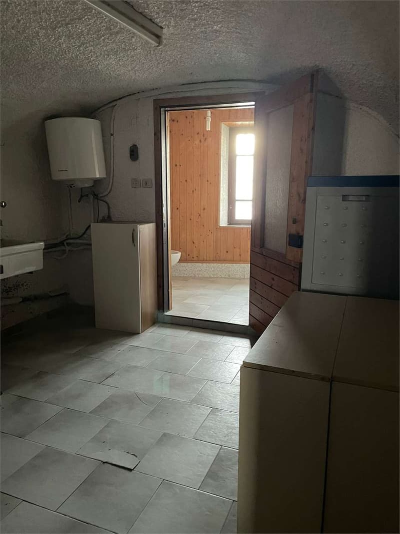 Casa di paese da ristrutturare in posizione tranquilla e soleggiata co (6)
