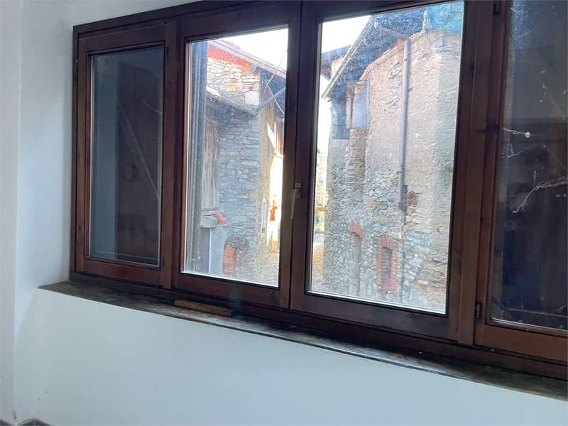 Casa di paese da ristrutturare in posizione tranquilla e soleggiata co (7)