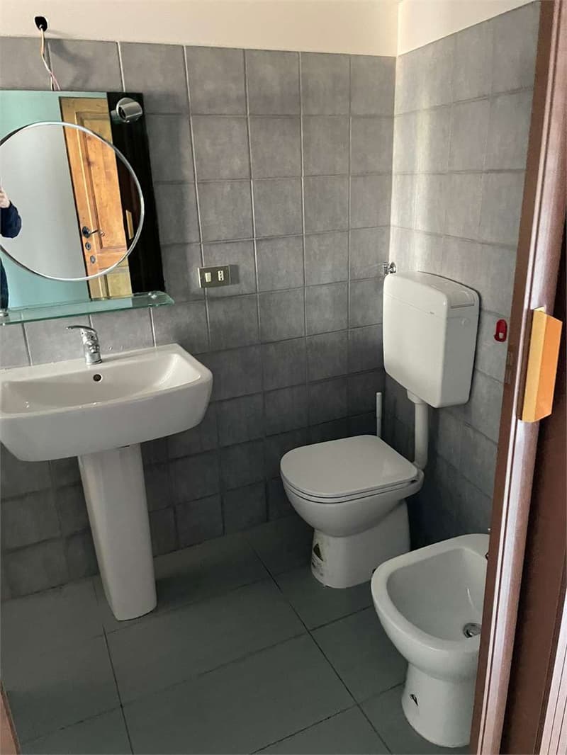 Casa di paese da ristrutturare in posizione tranquilla e soleggiata co (9)