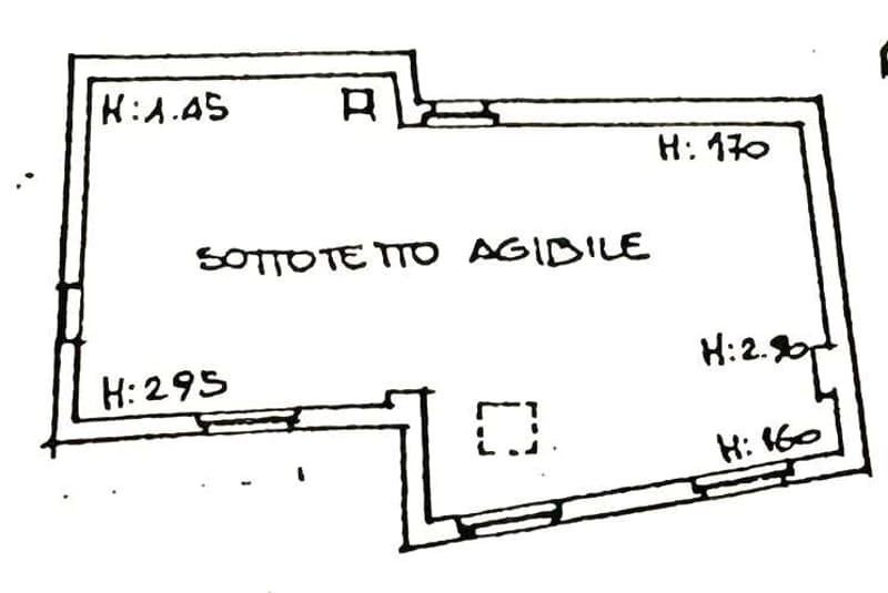 Casa indipendente da ammodernare in una posizione tranquilla e soleggi (10)