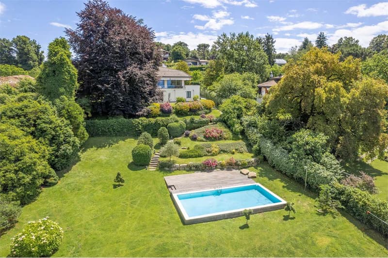 Villa con piscina immersa nel verde, a pochi minuti dal centro di Vare (1)