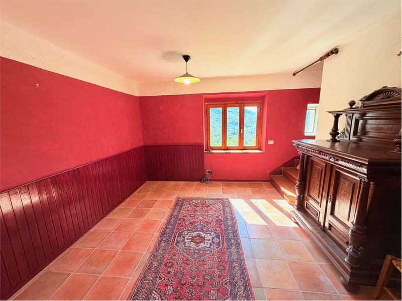 Curata casa di campagna in una posizione soleggiata e riservata con sp (8)