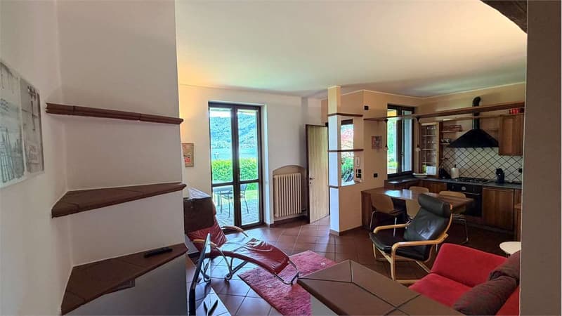 DIRETTAMENTE SUL LAGO!!! Appartamento molto curato in una posizione so (4)