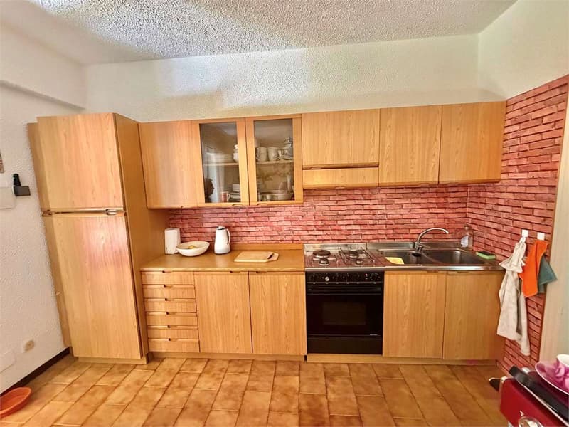 Grazioso bilocale con terrazza, piscina e garage (3)