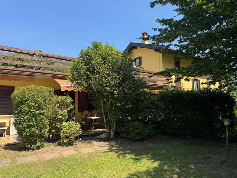 Grazioso bilocale con terrazza, piscina e garage (6)