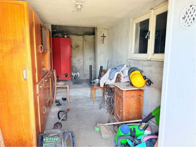 Casa indipendente da ristrutturare in posizione soleggiata e tranquill (8)